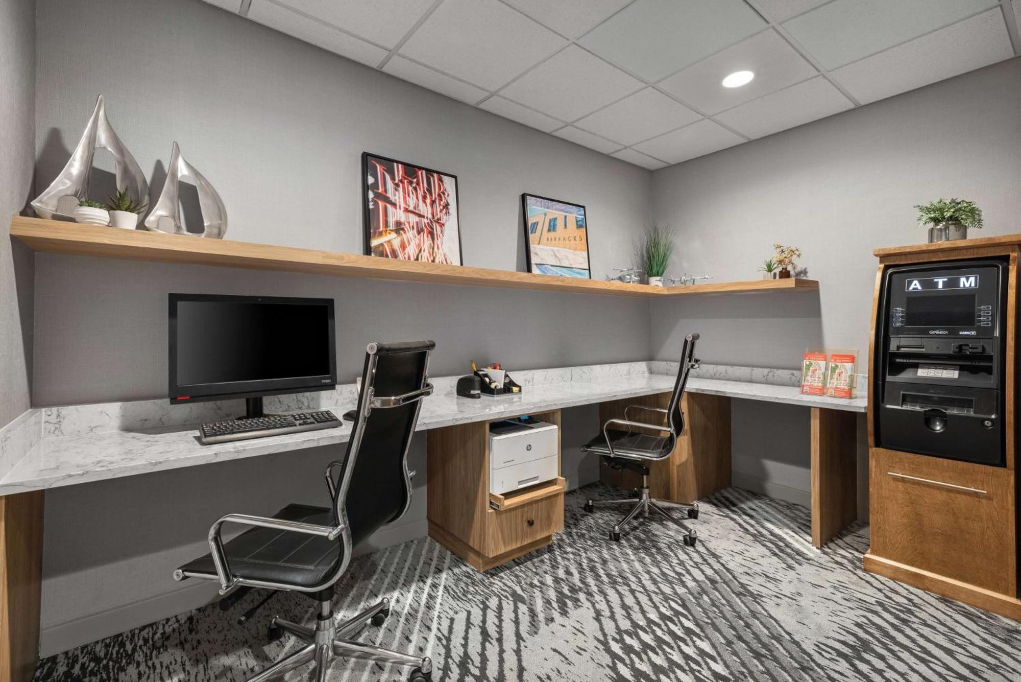 Homewood Suites By Hilton San Diego Airport-Liberty Station Bagian luar foto