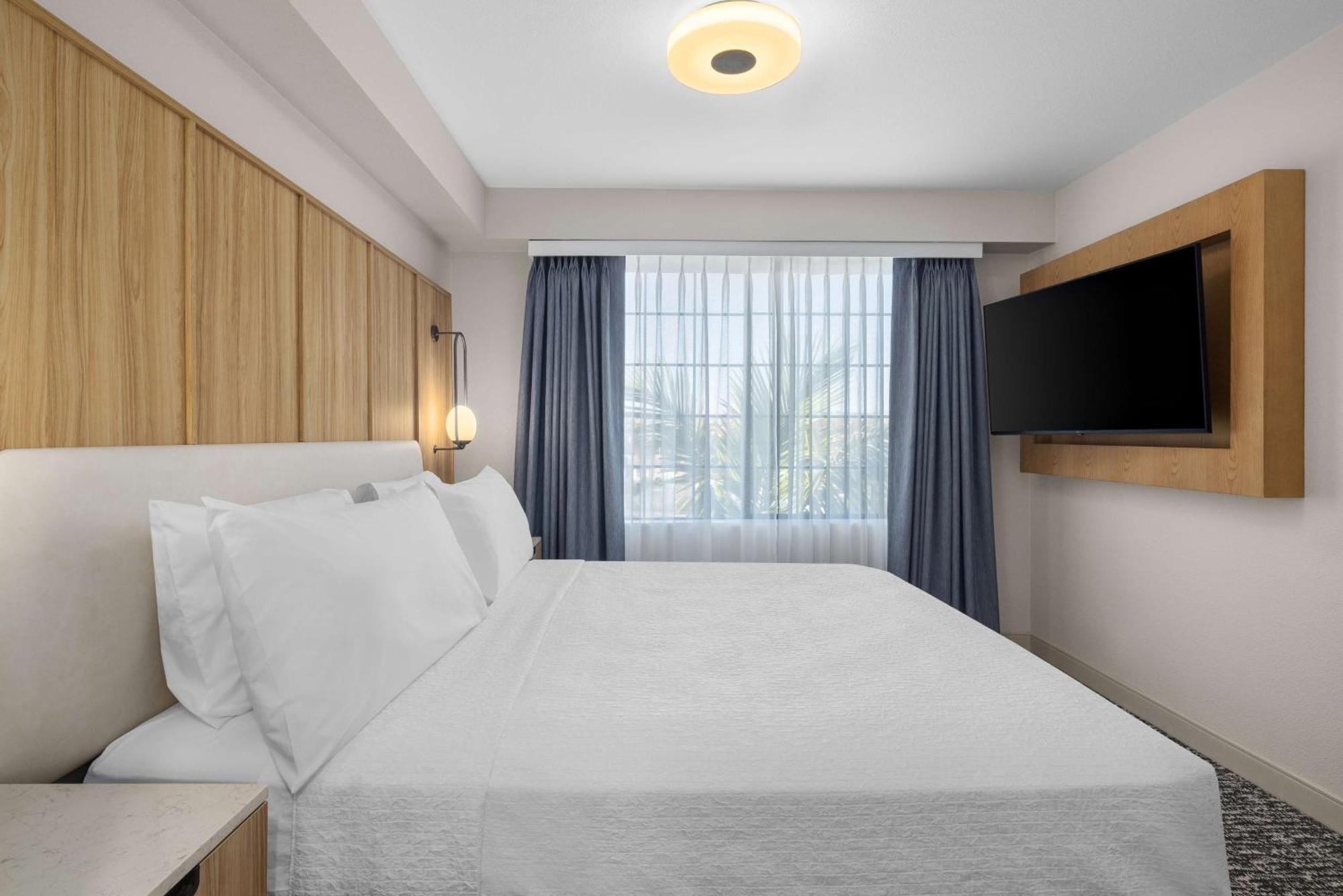 Homewood Suites By Hilton San Diego Airport-Liberty Station Bagian luar foto