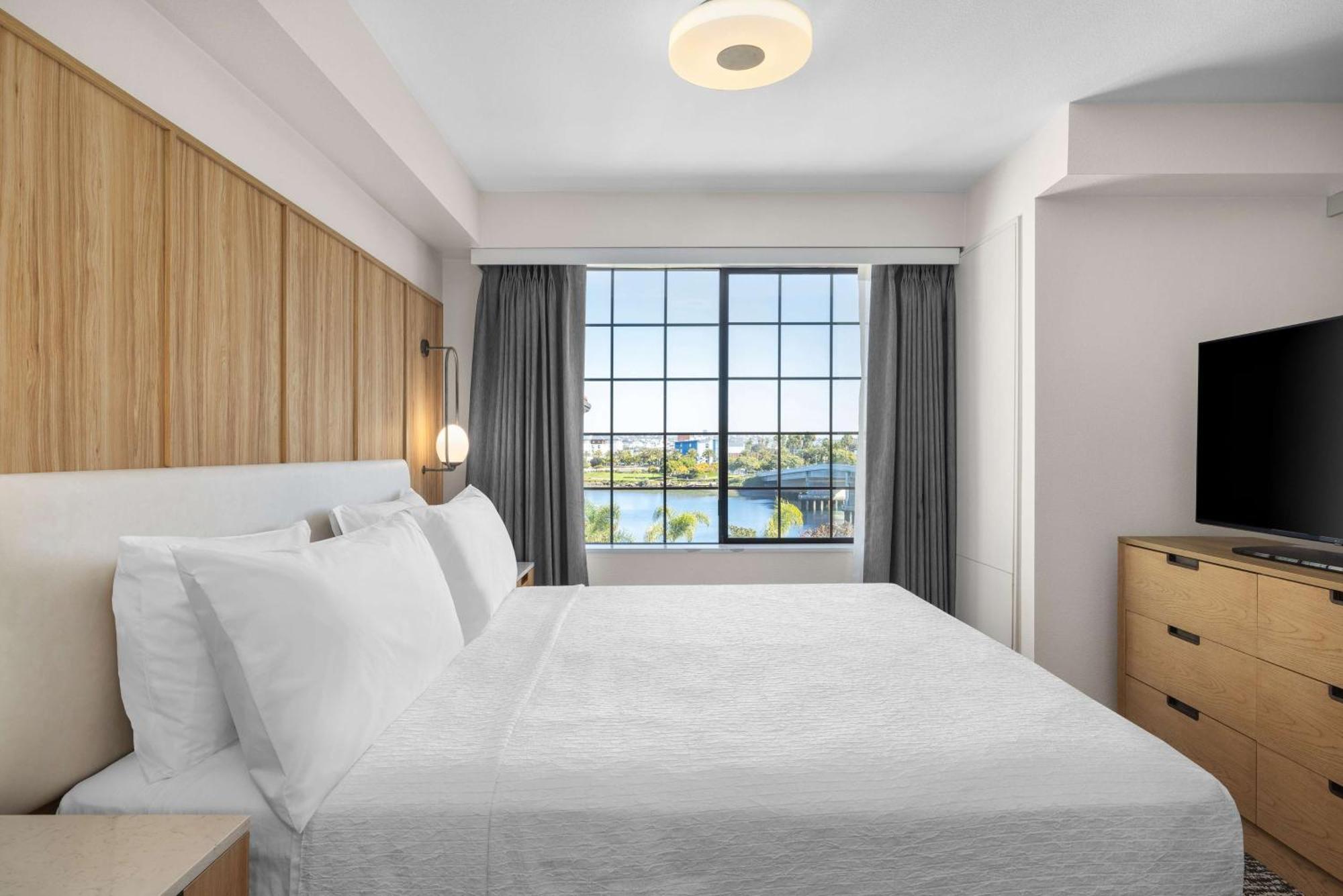 Homewood Suites By Hilton San Diego Airport-Liberty Station Bagian luar foto