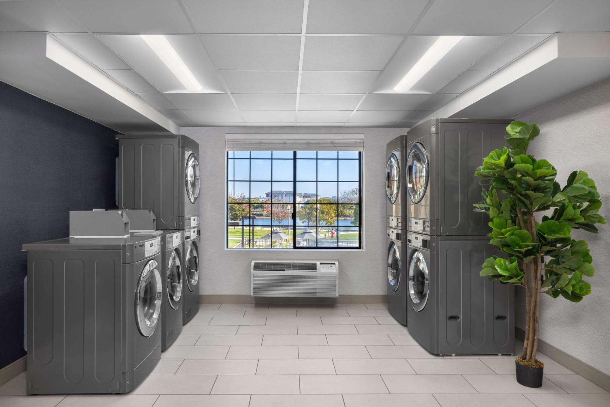 Homewood Suites By Hilton San Diego Airport-Liberty Station Bagian luar foto