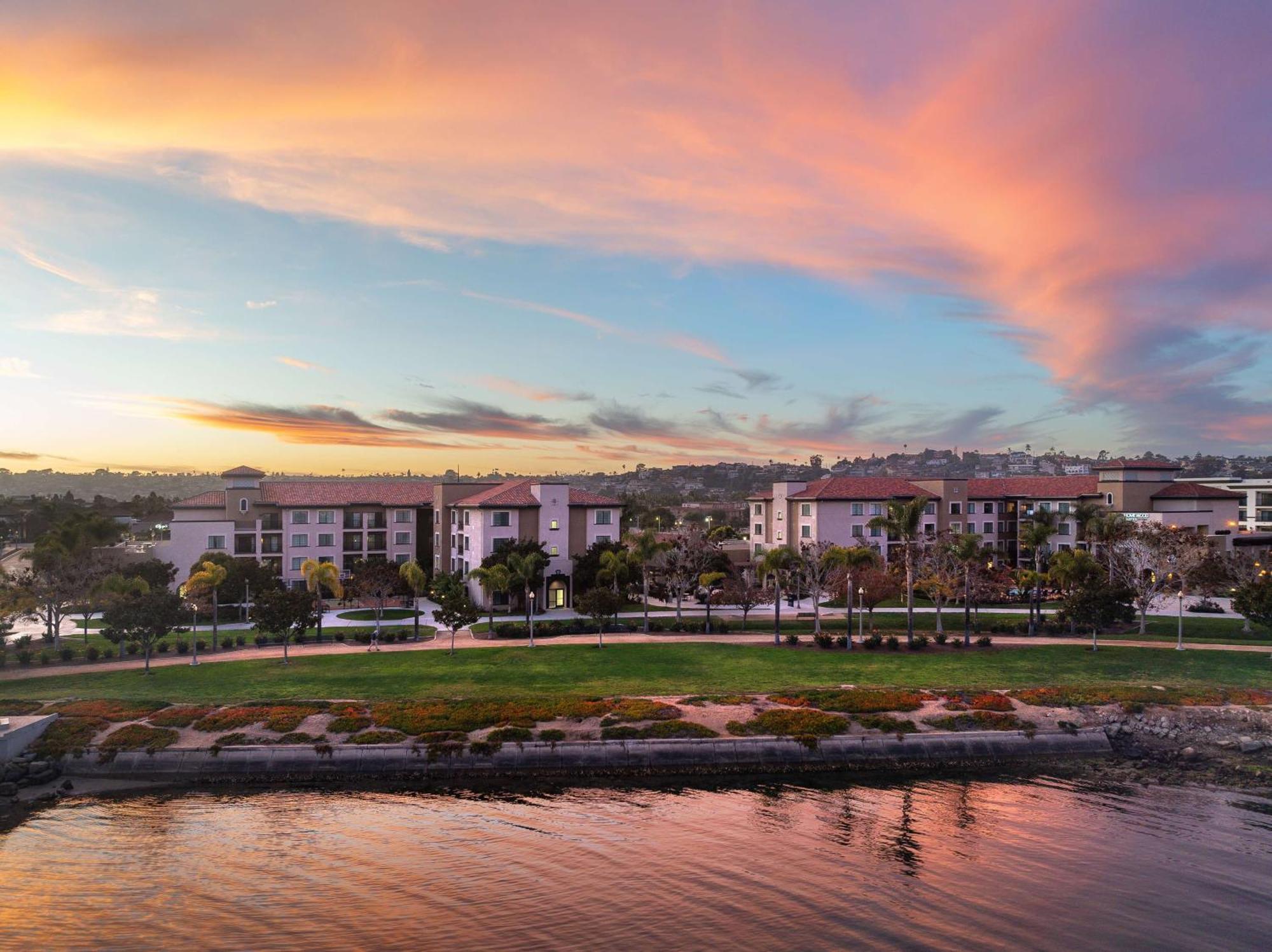 Homewood Suites By Hilton San Diego Airport-Liberty Station Bagian luar foto